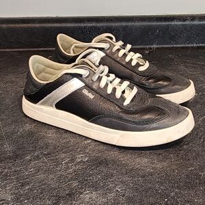 OluKai Haupu Black and Silver Womens 8.5 Sneakers